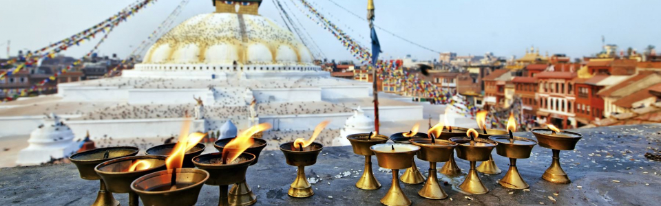 iStock000015286670LargeNepalsacredcandlesBoudhaNathSugpa800x2400